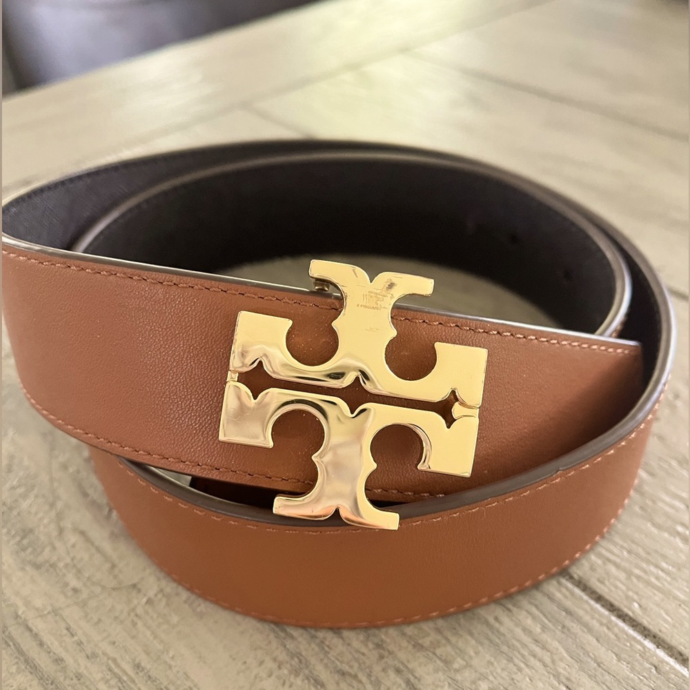 Tory Burch Reversible Leather Belt with classic  Logo. Women's Belt